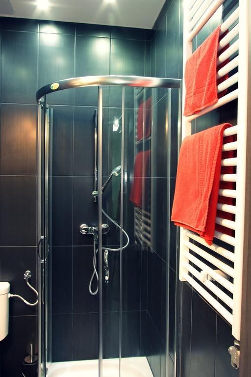 Apartament Citihost Karoly Koerut *